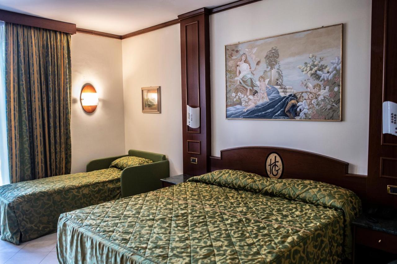 Hotel Garibaldi Мілаццо Екстер'єр фото